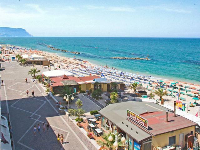 Nel Blu Dipinto Di Blu Apartment Porto Recanati Exterior foto
